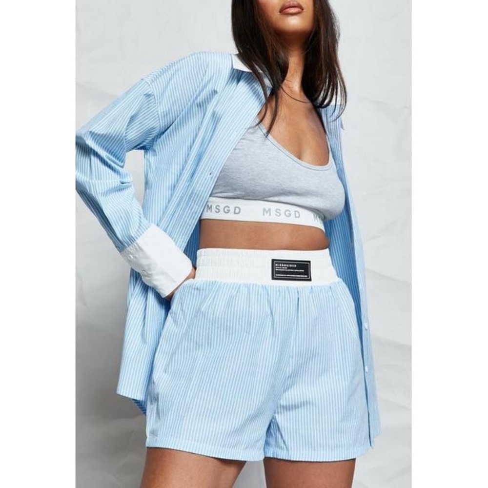 STRIPED RUBBER BRANDING SHORTS
BABY BLUE